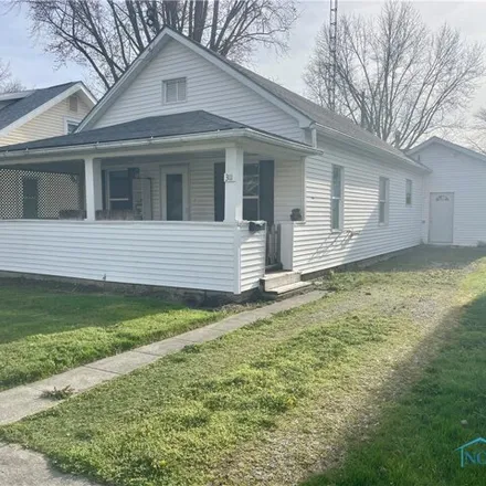 Buy this 2 bed house on 335 Tacoma Avenue in Defiance, OH 43512