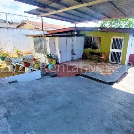 Buy this 3 bed house on Calle 92 Oeste in Río Abajo, 0000