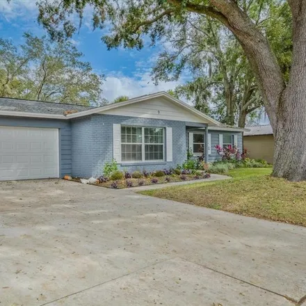Buy this 5 bed house on 9 Carriage Hill Circle in Casselberry, FL 32707
