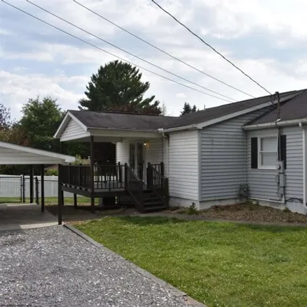 Rent this 3 bed house on 1411 Canton Avenue in Star City, Monongalia County