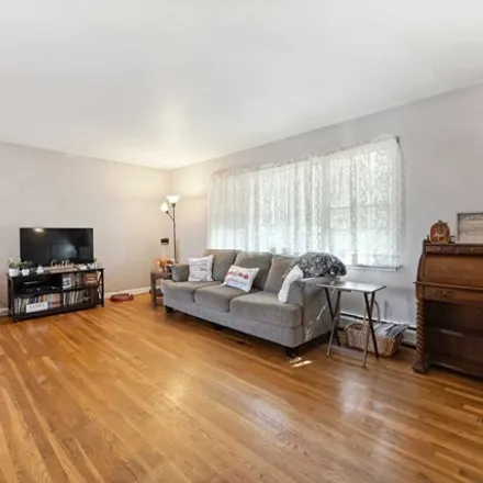 Image 4 - 229 Watchung Avenue, Montclair, NJ 07043, USA - House for sale