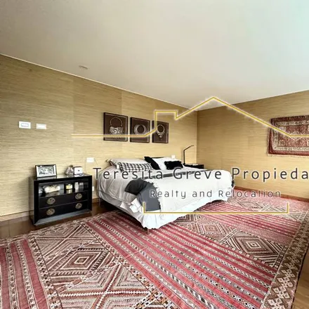 Buy this 6 bed apartment on Colegio Everest in Camino del Monasterio 4518, 770 0651 Lo Barnechea