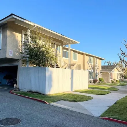 Rent this 2 bed condo on Sequoia Avenue in Simi Valley, CA 90363