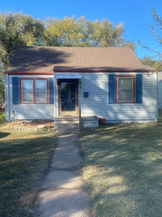 Buy this 2 bed house on 517 East Claflin Avenue in Salina, KS 67401
