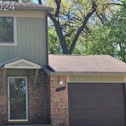 Rent this 2 bed house on 269 Summit Ridge Drive in White Lake Charter Township, MI 48386