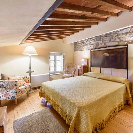 Rent this 4 bed house on Lucca