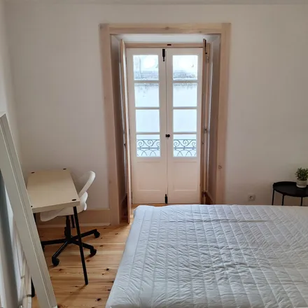 Rent this 3 bed apartment on Rua 2 General Martins de Carvalho 10 in 3030-118 Coimbra, Portugal