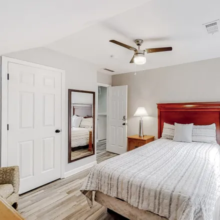 Rent this 1 bed room on Atlanta in Center Hill, US