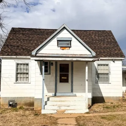 Buy this 2 bed house on 427 Gibbs Street in Mount Vernon, MO 65712