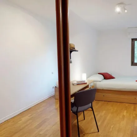 Rent this 4 bed room on 48 Rue Eugène Oudiné in 75013 Paris, France