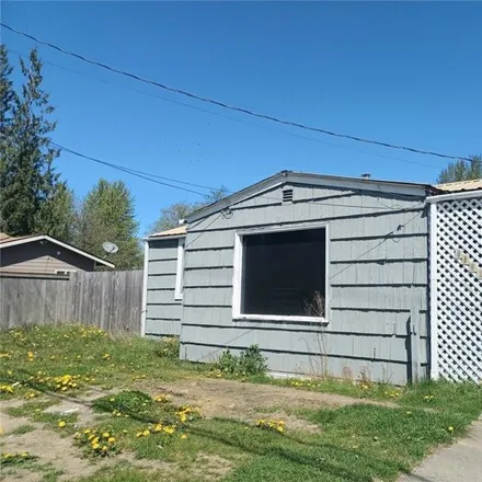 Buy this 2 bed house on 11331 Airport Road in Everett, WA 98204