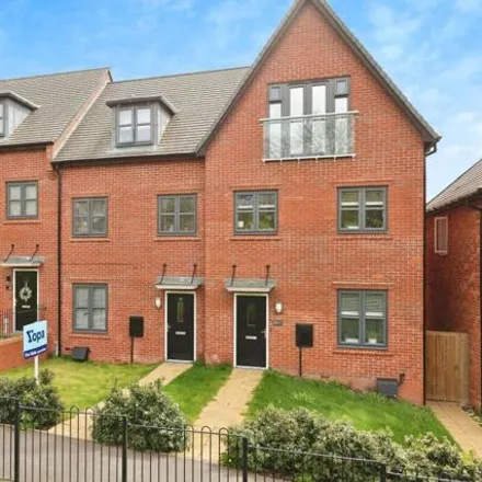 Buy this 3 bed townhouse on Hazel Close in Churchover, CV21 1UR
