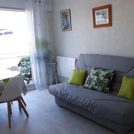 Rent this 1 bed apartment on 14470 Courseulles-sur-Mer