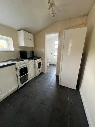 Image 4 - Nu Concept, New Bedford Road, Luton, LU1 1SH, United Kingdom - Apartment for rent