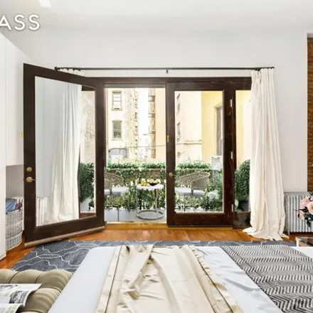 Rent this studio townhouse on 207 West 21st Street in New York, NY 10011