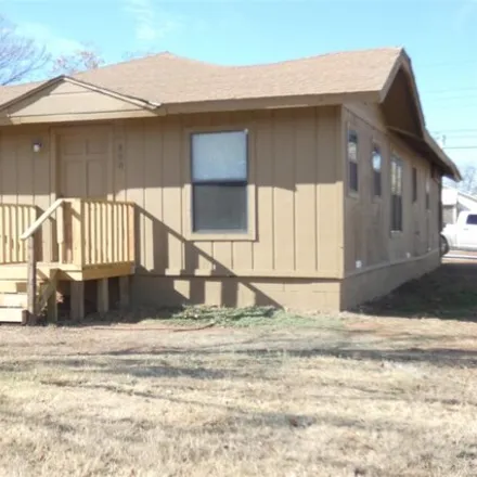 Rent this 4 bed house on 1323 North 9th Street in Abilene, TX 79601