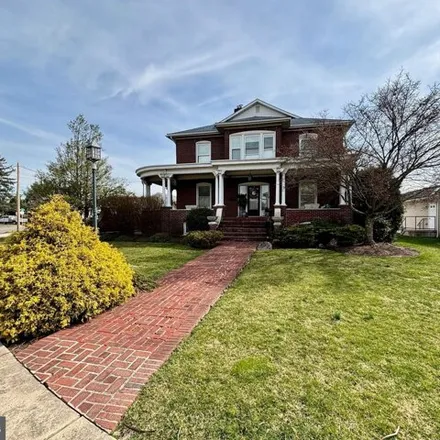 Image 2 - 295 North Hellertown Avenue, Quakertown, PA 18951, USA - House for sale