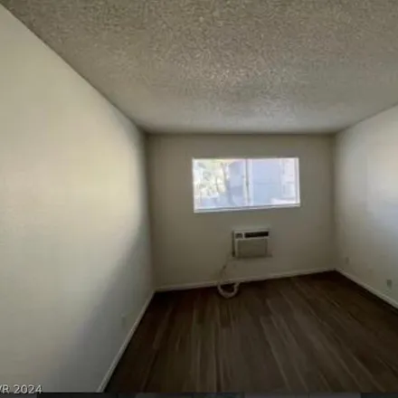 Image 7 - 5393 Prince Scotty Street, Paradise, NV 89119, USA - Condo for rent