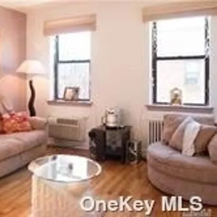 Image 5 - 47-28 215th Place, New York, NY 11361, USA - Apartment for sale