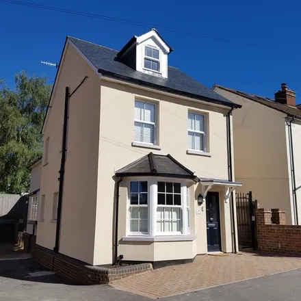 Rent this 4 bed house on Howard Road in Reigate, RH2 7AU