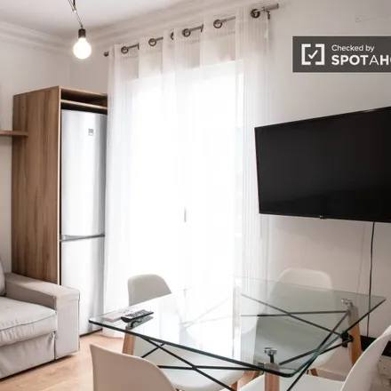 Rent this 2 bed apartment on Madrid in Glorieta del Puente de Segovia, 28008 Madrid