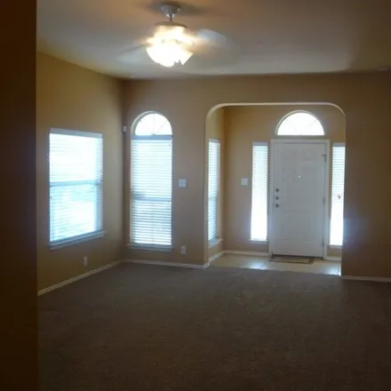 Image 3 - 3909 Nuttall Oak, San Antonio, TX 78223, USA - House for rent