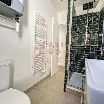 Rent this 2 bed apartment on Place Marcel Sembat in 92100 Boulogne-Billancourt, France