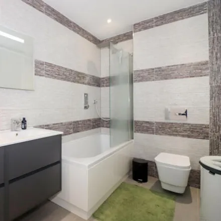 Image 7 - Sydney Road, London, SE2 9RY, United Kingdom - Townhouse for rent