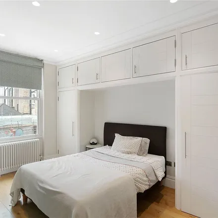 Rent this 1 bed apartment on Embassy of Gabon in 27 Elvaston Place, London
