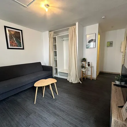 Image 2 - 1 Rue des Trois Croissants, 89100 Sens, France - Apartment for rent
