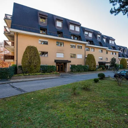 Rent this 4 bed apartment on Boulevard de la Forêt 38 in 1092 Pully, Switzerland