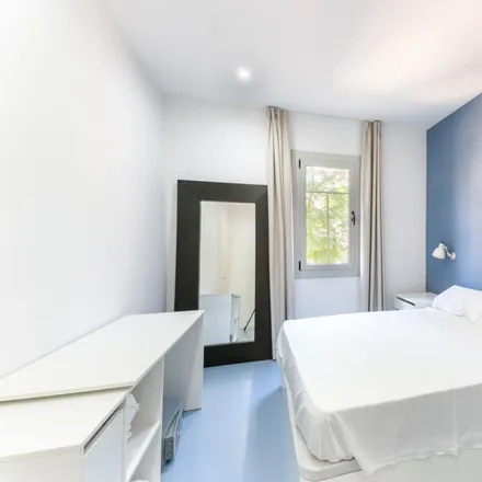 Rent this 1 bed apartment on Plaça d'Antoni Genescà i Corominas in 08001 Barcelona, Spain