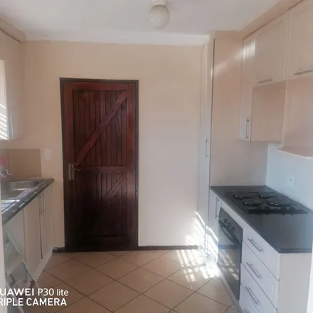 Image 2 - Mahube Vally Scondary School, Hlekeni Street, Tshwane Ward 17, Gauteng, 0122, South Africa - Apartment for rent
