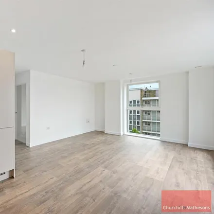 Image 3 - Western Avenue, London, W3 7AJ, United Kingdom - Apartment for rent