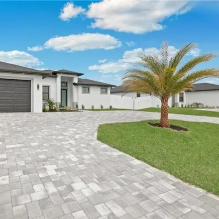 Image 3 - 984 Embers Parkway, Cape Coral, FL 33993, USA - House for sale