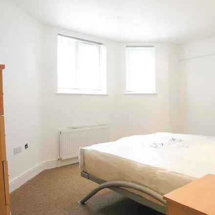 Image 3 - 56 Minster Road, London, NW2 3RG, United Kingdom - Duplex for rent