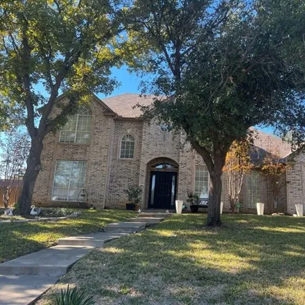Rent this 4 bed house on Carroll High School in 800 North White Chapel Boulevard, Southlake