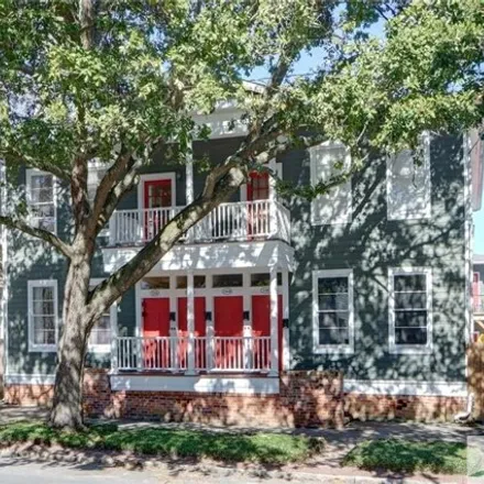 Buy this 14 bed house on 569 East Hall Lane in Savannah, GA 31401