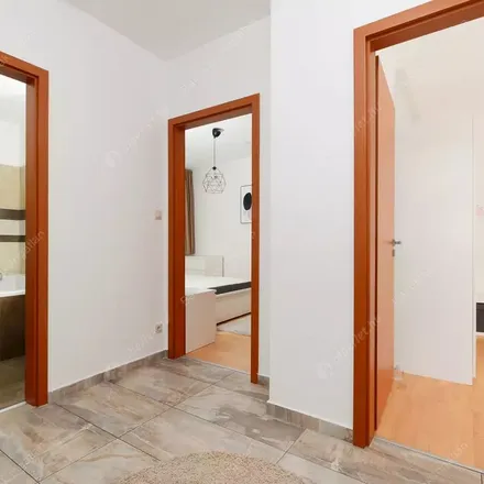 Image 2 - Budapest, Felvinci út 21, 1022, Hungary - Apartment for rent