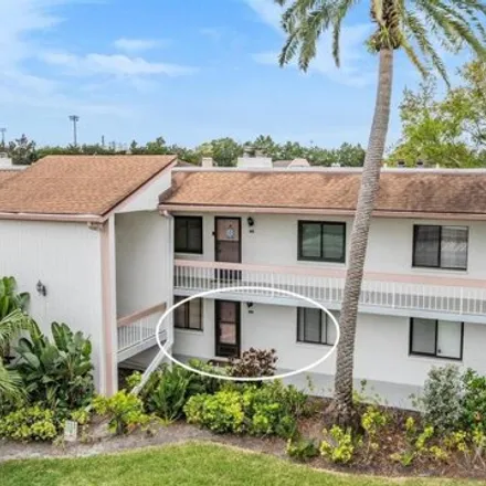 Buy this 2 bed condo on 179 Lakeview Way in Palm Harbor, FL 34677