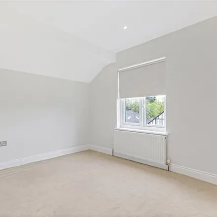 Image 2 - Cockfosters Road, London, EN4 0DX, United Kingdom - Apartment for rent