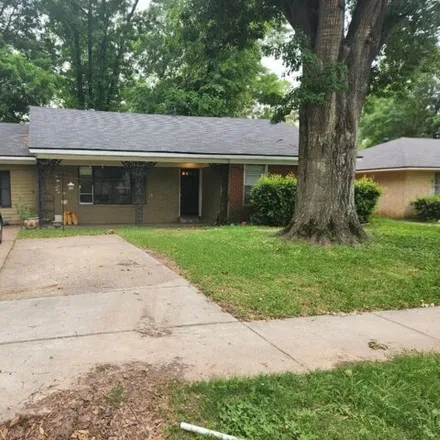 Buy this 4 bed house on 3743 Parkway Drive in Shreveport, LA 71104