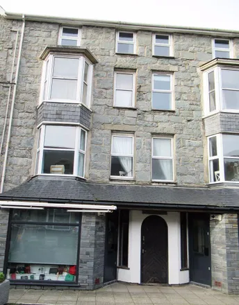 Image 1 - SDS Discount, St Anne's Square, Barmouth, LL42 1LP, United Kingdom - Apartment for rent