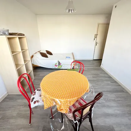 Rent this 1 bed apartment on 47 Rue du Pont Saint-Jacques in 63000 Clermont-Ferrand, France