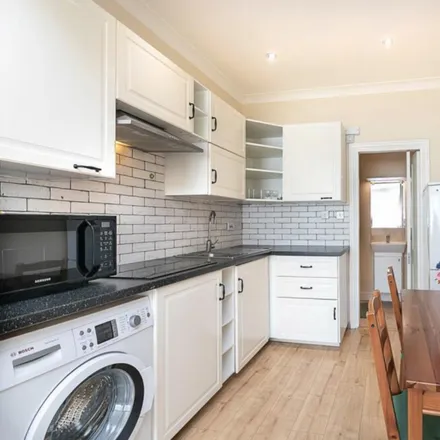 Rent this studio apartment on Clifton Gardens in London, NW11 7ER