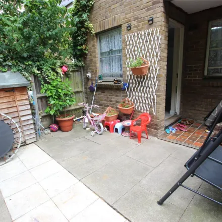 Rent this 1 bed apartment on 10 Wine Close in St. George in the East, London