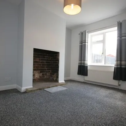 Rent this 3 bed townhouse on Crab Lane in Harrogate, HG1 3BG