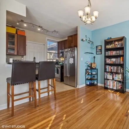 Image 5 - 1622-1630 West Farwell Avenue, Chicago, IL 60645, USA - Condo for sale