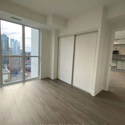 Image 2 - 77 Mutual Street, Old Toronto, ON M5B 1E5, Canada - Apartment for rent