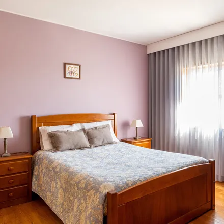 Rent this 3 bed apartment on Centro Auditivo Amplifon (V. N. de Gaia) in Avenida da República 843, 4430-047 Vila Nova de Gaia